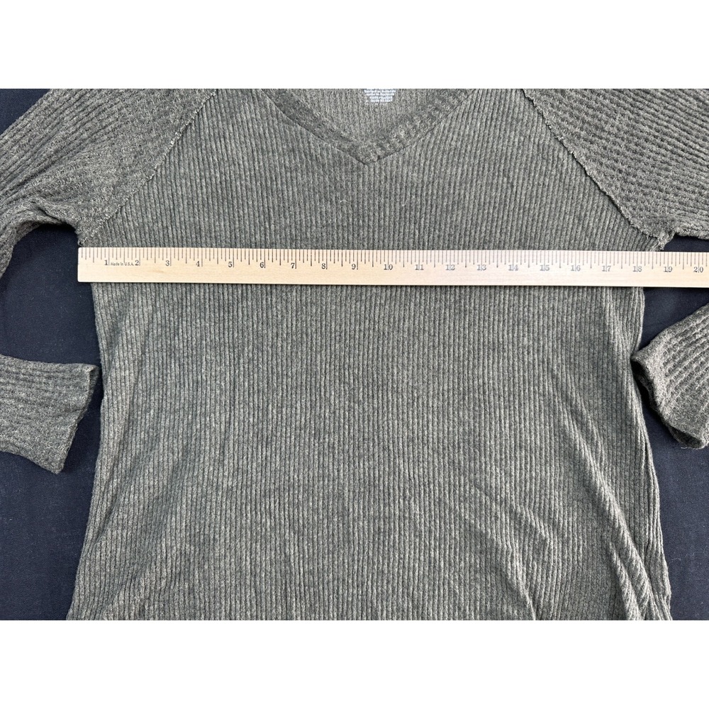 American Eagle Soft Sexy Plush Ribbed V-Neck Long Sleeve Top Olive Green Small - Picture 4 of 5